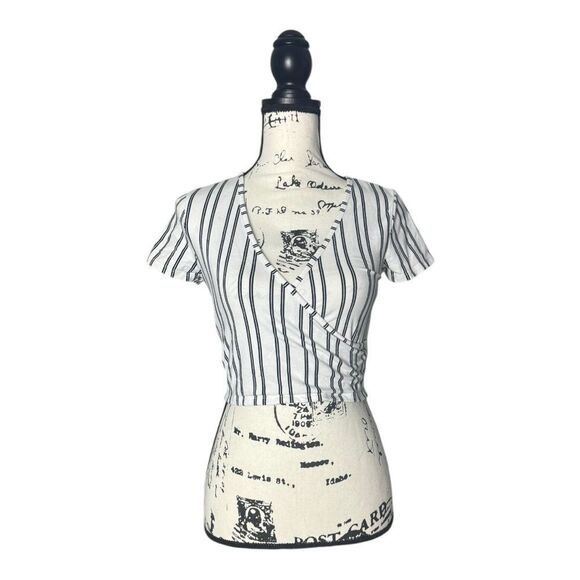 PacSun PS Basics Black & White Striped Wrap Crop Top Size S V-Neck Short Sleeve - Picture 1 of 4